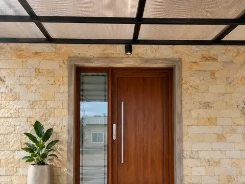Casa en Alquiler en Neuquen, $ 3.800.000