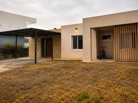 Casa en Alquiler de 3 dormitorios