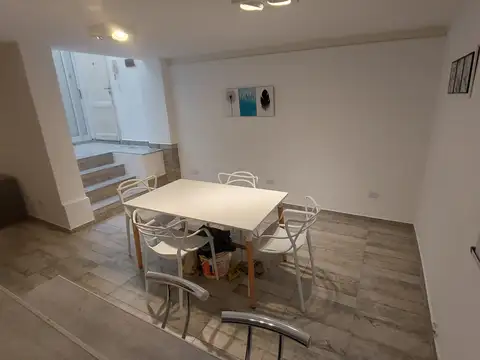 HERMOSO ph a la venta 2 dormitorios grande y luminoso, hecho todo completamente a nuevo.