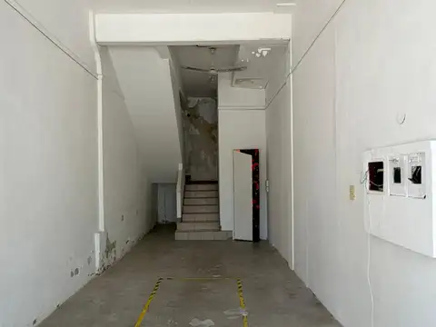 Local en Alquiler Via Púb.