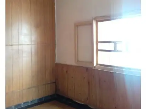 Casa de 2 dormitorios, Darregueira 783 a reciclar, a metrors Avenida Sorrento.