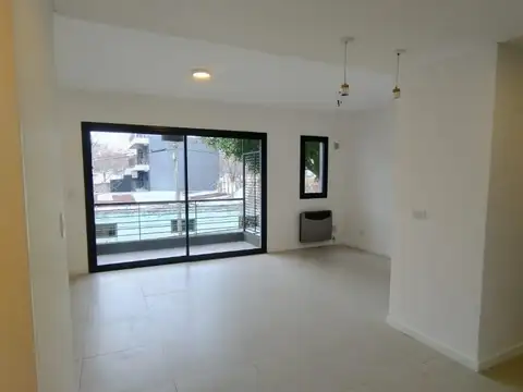 Ambrosoni 1300, Piso 2º