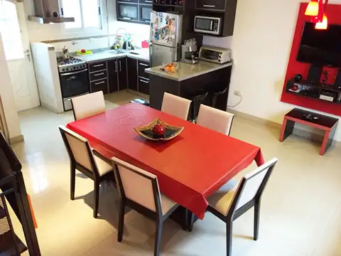 Hermoso Triplex 4 ambientes.