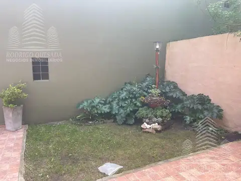 Depto Tipo Casa en Venta con 1 cocheras