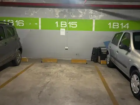 Cochera en Venta con acceso Ascensor