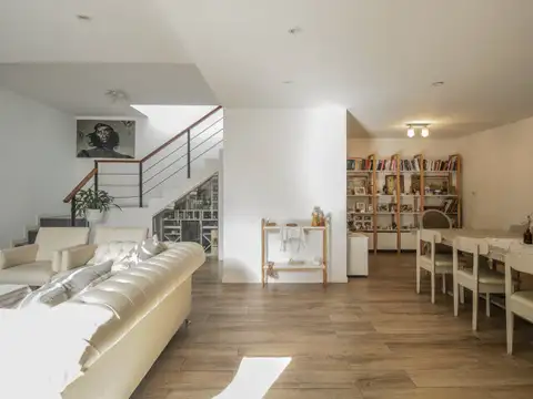 Depto Tipo Casa en Venta de 5 dormitorios