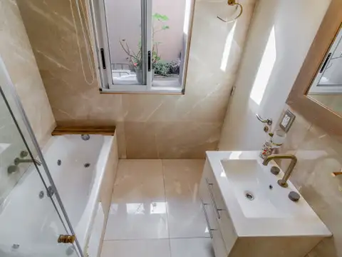 Venta. PH 6 ambientes. Terraza. Pileta. Apto Profesional. Parque Chacabuco.