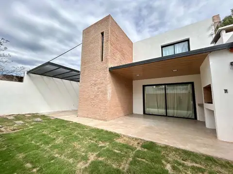 VENTA DUPLEX EN VILLA QUISQUIZACATE ZONA NORTE 