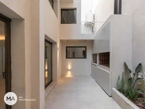 Casa 5 ambientes con 3 baños