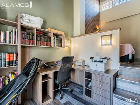 Casa en Venta con 4 cocheras