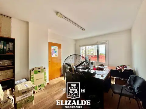 Oficina 7 ambientes con 2 baños