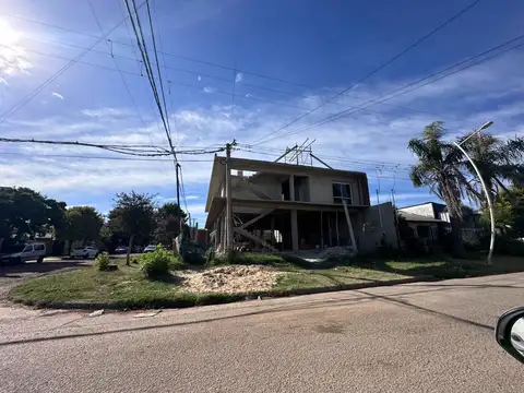 7 Monoambientes c/ cocheras + local