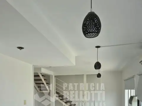 EXCELENTE DUPLEX DE 2 DORMITORIOS UBICADO EN CALLE 58 E/1 Y 2, LA PLATA