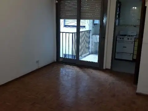 DOS AMBIENTE INTERNOS LUMINOSOS CON LAVADERO