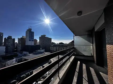 Departamento en Venta, Macrocentro, Rosario, 2 dormis en oportunidad !
