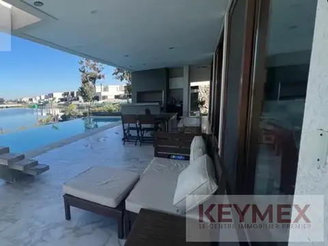 VENTA CASA 6 AMBIENTES VILLANUEVA BARRIO LAGUNA GRANDE VISTA A LA LAGUNA