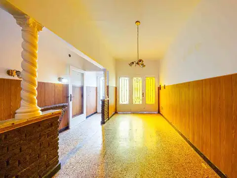 VENTA CASA DOS DORMITORIOS Y TERRAZA ECHESORTU.