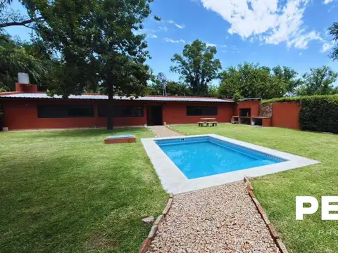 Quinta en calle Noel 544