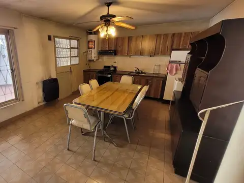 Casa 3 ambientes con 1 baño