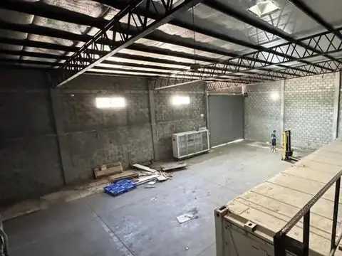 VENDE GALPÓN COMERCIAL 1527 MTS2