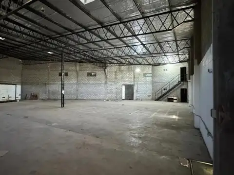 Centro Comercial Ruta 24 Esquina Camarones 24