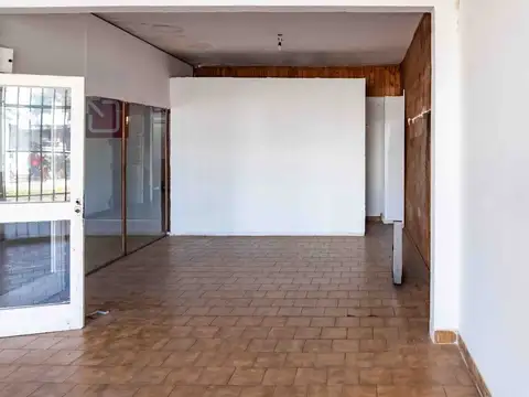 Local en Venta en Granadero Baigorria, USD 75.000