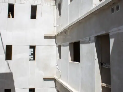 Manuel Ugarte 2504 - 404