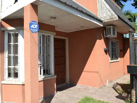 CASA 4 AMB A REFACCIONAR +DPTO 2 AMB LOTE 10X50!