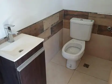 Casa 5 ambientes con 3 baños
