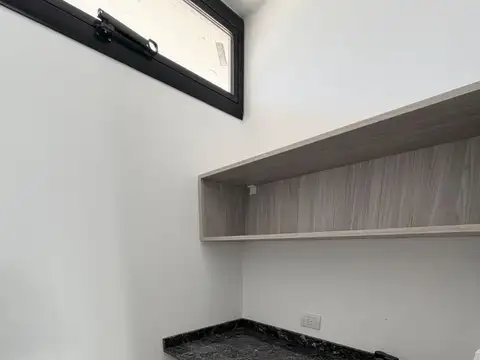 Depto Tipo Casa en Venta con 2 cocheras