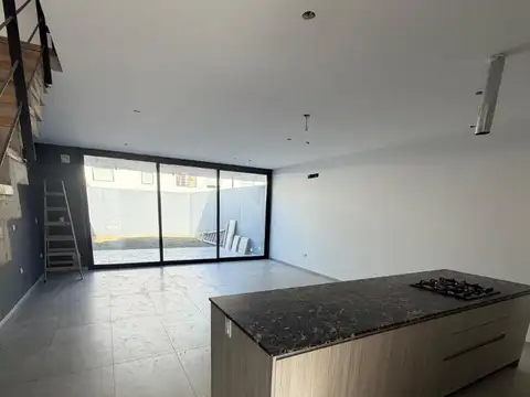 Depto Tipo Casa en Venta de 4 ambientes