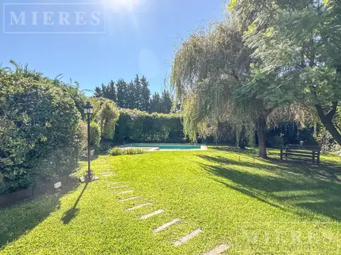 Casa en Venta con 1 cochera