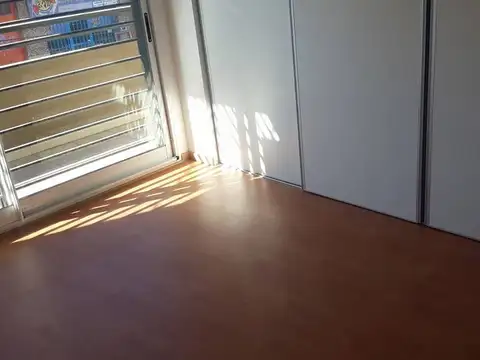 EN VENTA EN CASEROS HERMOSO DEPARTAMENTO DE 2 AMBIENTES CON BALCON - FICHA 9191