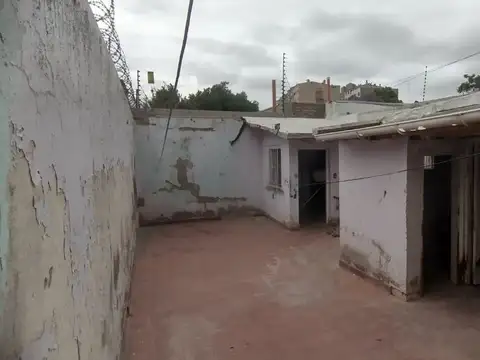 Casa 6 ambientes con 1 baño