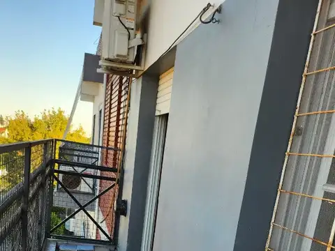 Almirante Brown 1300, Piso 4