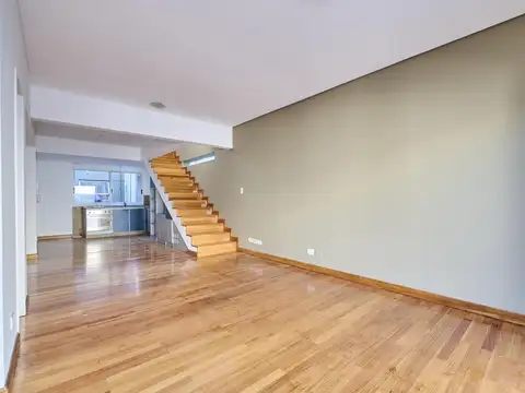 Venta Departamento en dúplex 2 ambientes y medio con cochera en Las Cañitas