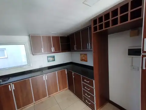 Departamento en Alquiler con 1 cocheras