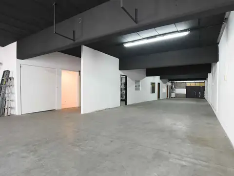 Galpón en Venta en Mataderos, CABA