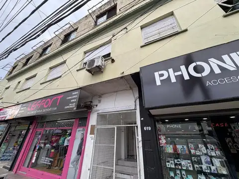 Departamento/Oficina, tres ambientes, en venta. Merlo.