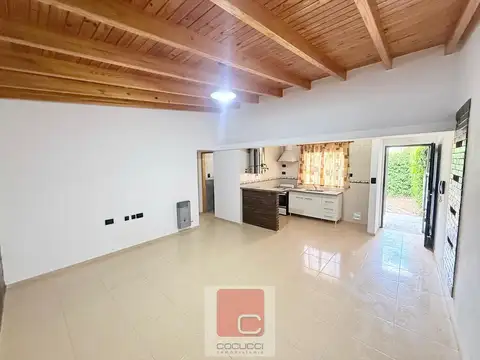 Casa 4 ambientes con 1 baño