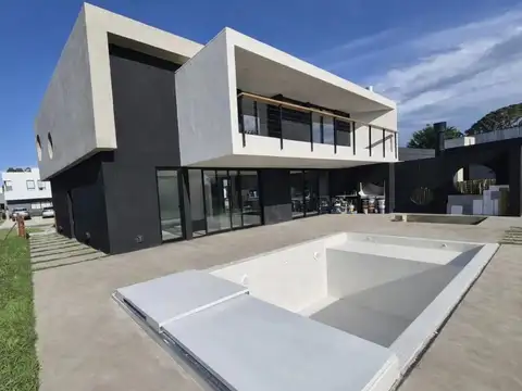 Casa en Alquiler de 4 dormitorios