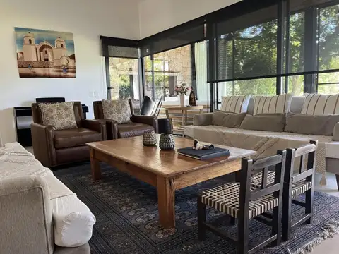 RETASADA Casa  al agua en Barrio Cerrado \ TIGRE BENAVIDEZ