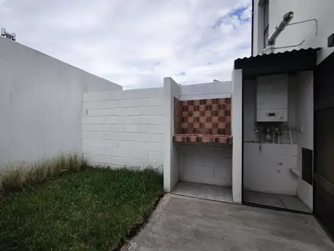 Depto Tipo Casa 2 ambientes con 1 baño