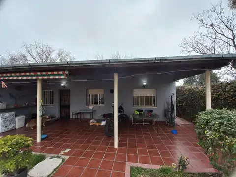 Casa en esquina c/ galería, lote 217 m² ? Berazategui Oeste