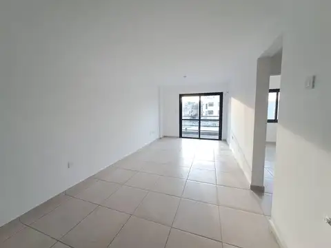 Departamento en venta de 1 dormitorio  desocupado con cochera en barrio General Paz con financiación