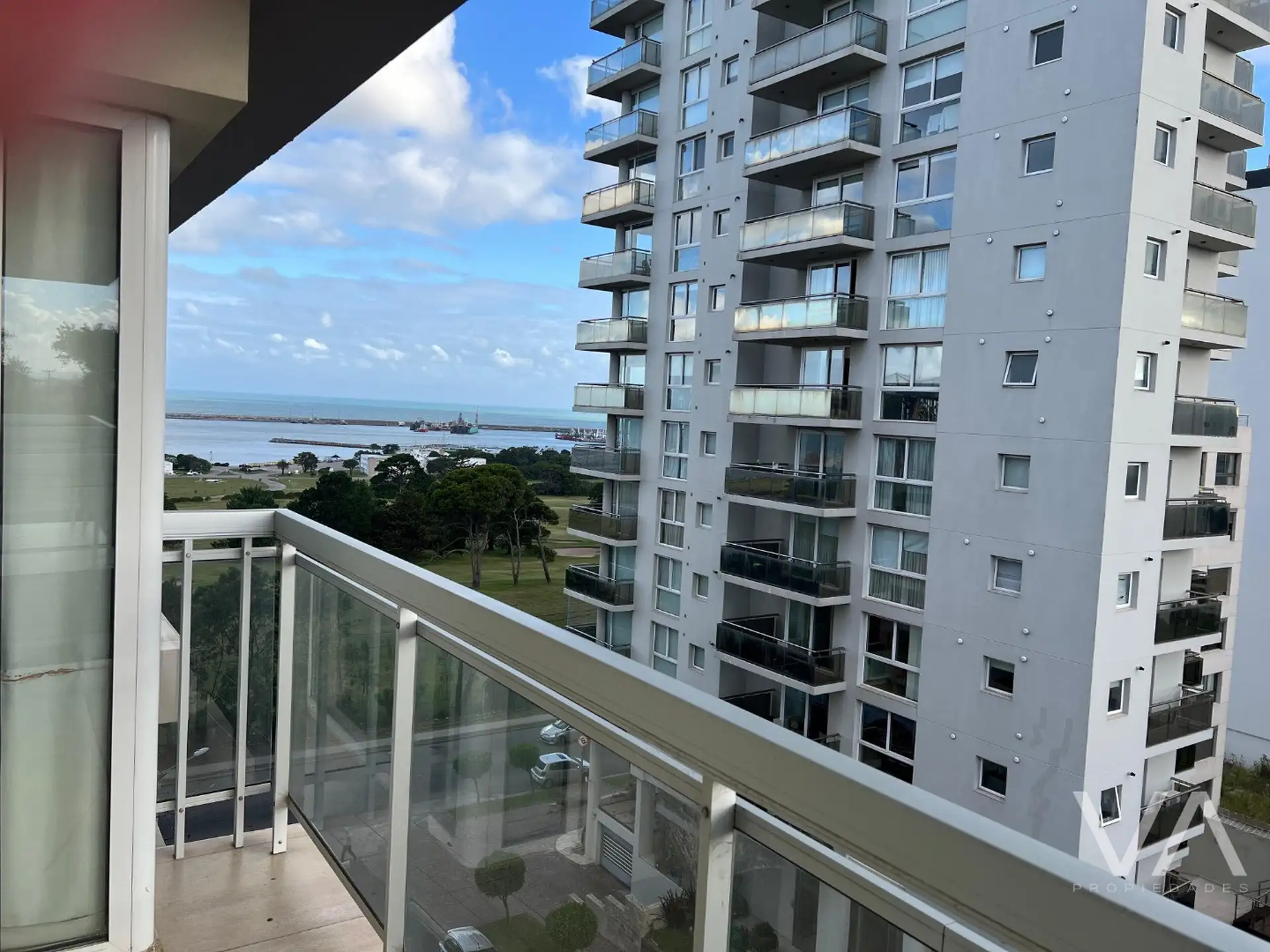 Depto 2 amb, 50m² con cochera y balcón — Playa Grande