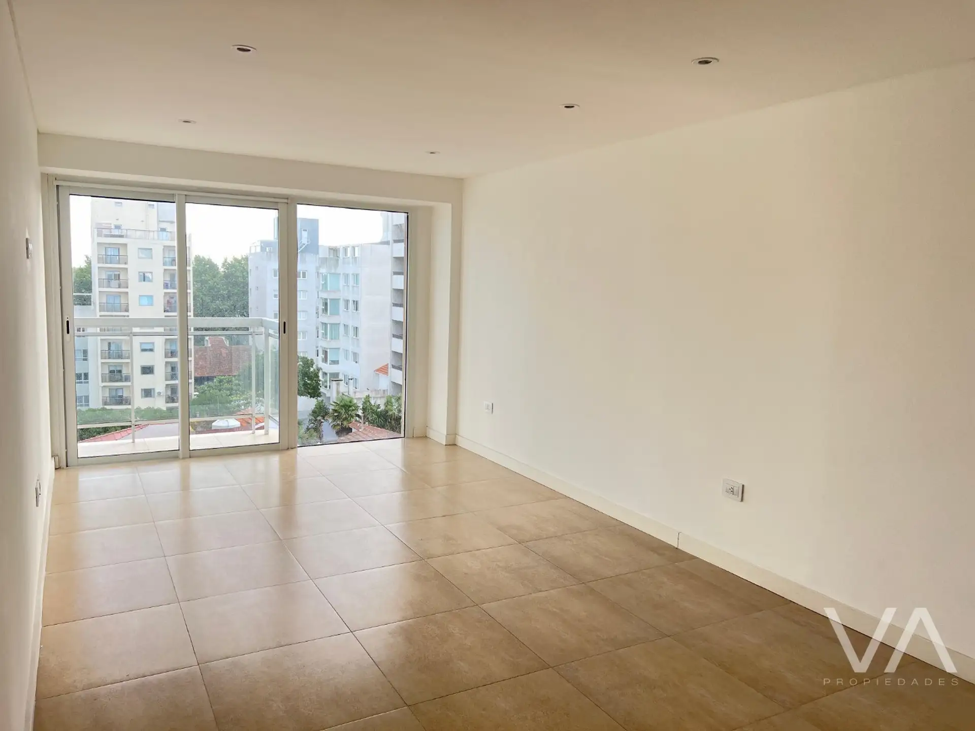 Depto 2 amb, 50m² con cochera y balcón — Playa Grande