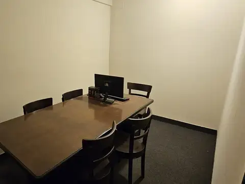 Oficina 5 ambientes con 1 baño