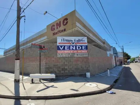GALPÓN EN ESQUINA CON EXCELENTE UBICACIÓN EN VILLA SARMIENTO