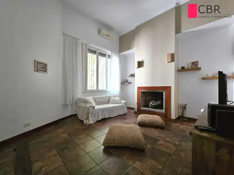 Casa 5 ambientes con 3 baños